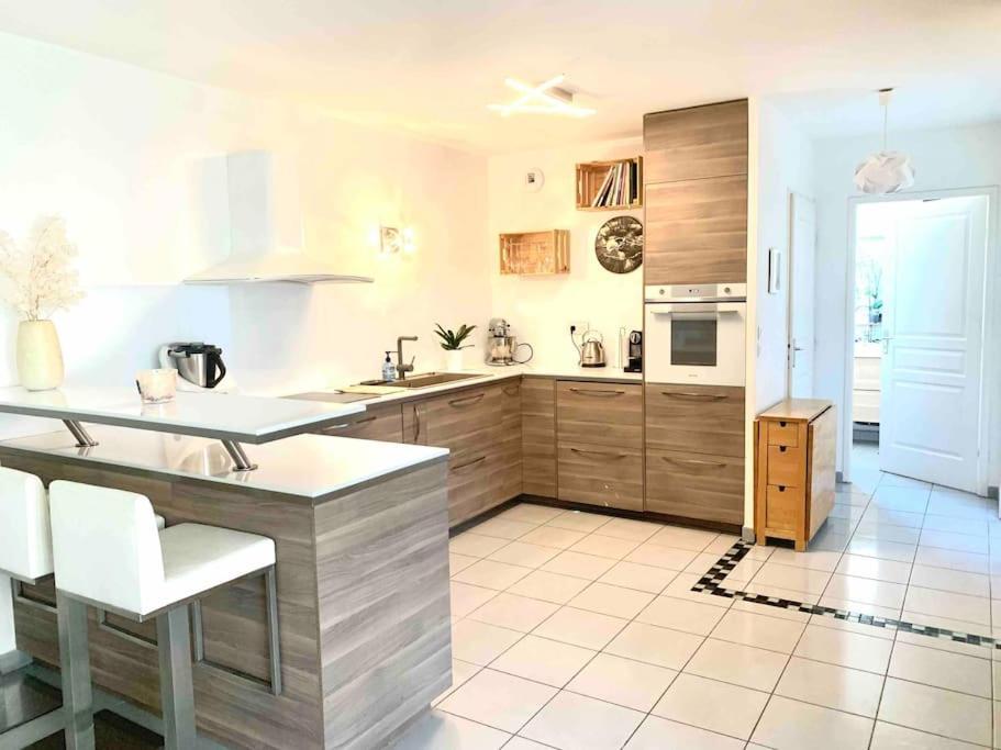 Apartment 60 M2 Terrasse Et Parking Marseille
